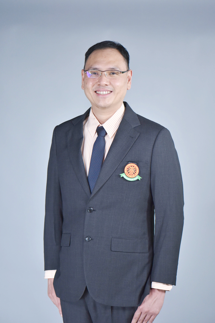 รศ.นพ.อดินันท์ อภิวัฒน์การุญ